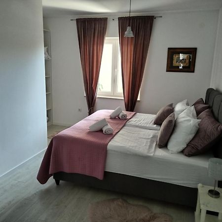 Sjor 2 Bdr Apartment W Grill 扎达尔 外观 照片