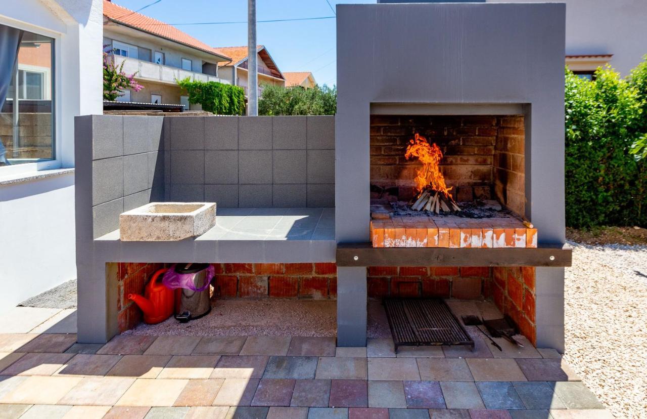 Sjor 2 Bdr Apartment W Grill 扎达尔 外观 照片