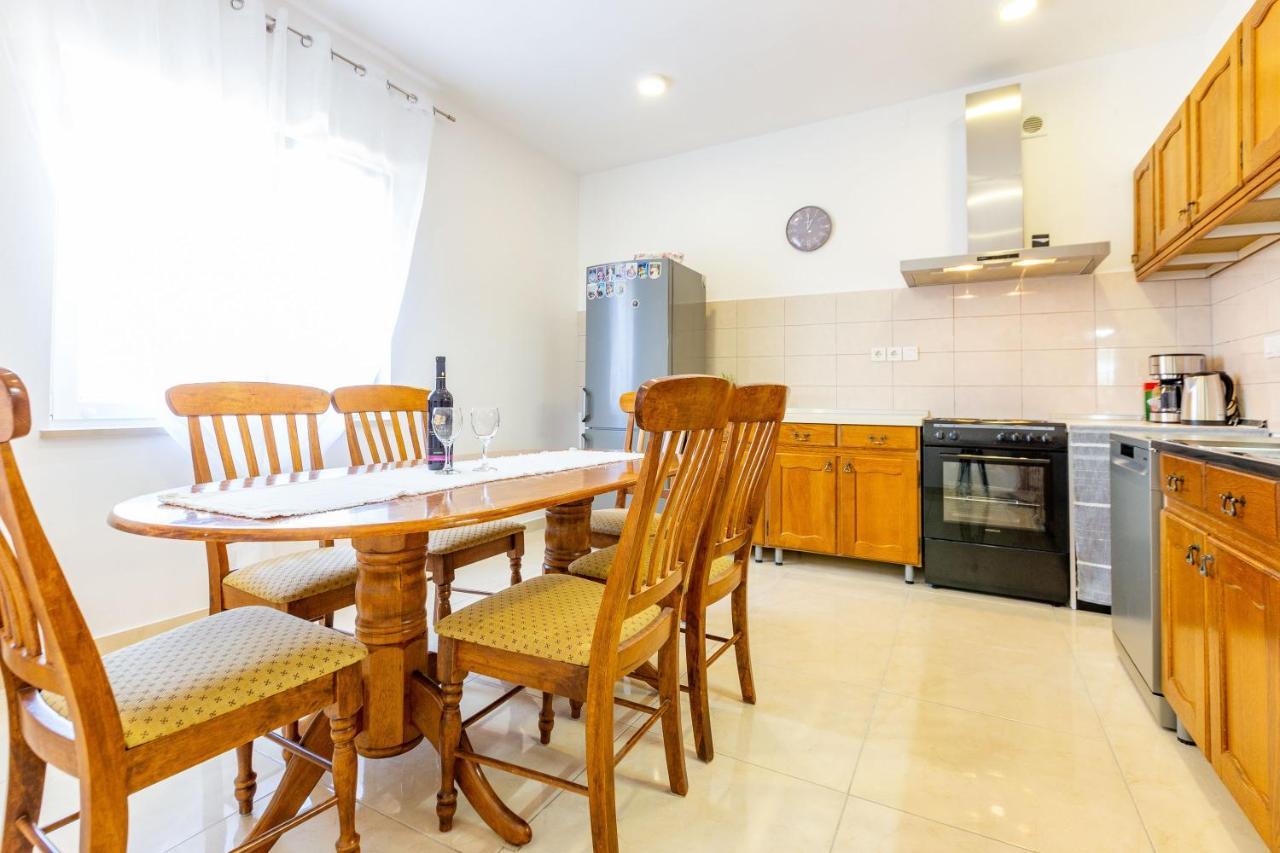 Sjor 2 Bdr Apartment W Grill 扎达尔 外观 照片