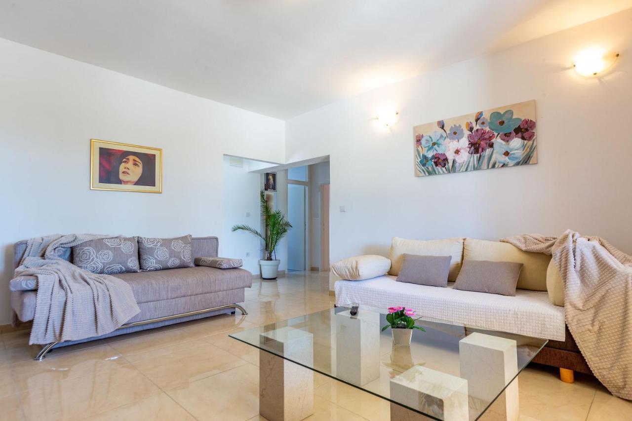 Sjor 2 Bdr Apartment W Grill 扎达尔 外观 照片